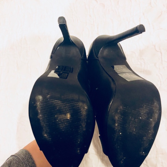 Black lace up boots - Picture 4 of 5